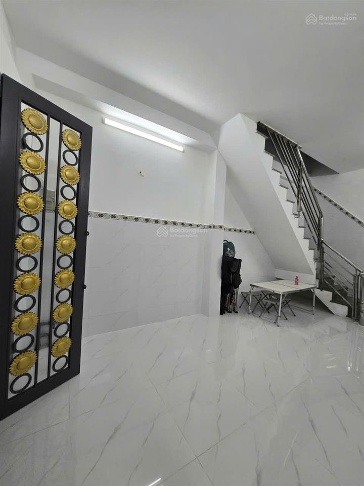Cho thuê nhà mtkd đỗ nhuận 3,3x8m 2 tấm, nhà mới , đường 10m gần lê trọng tân, tân kỳ tân quý