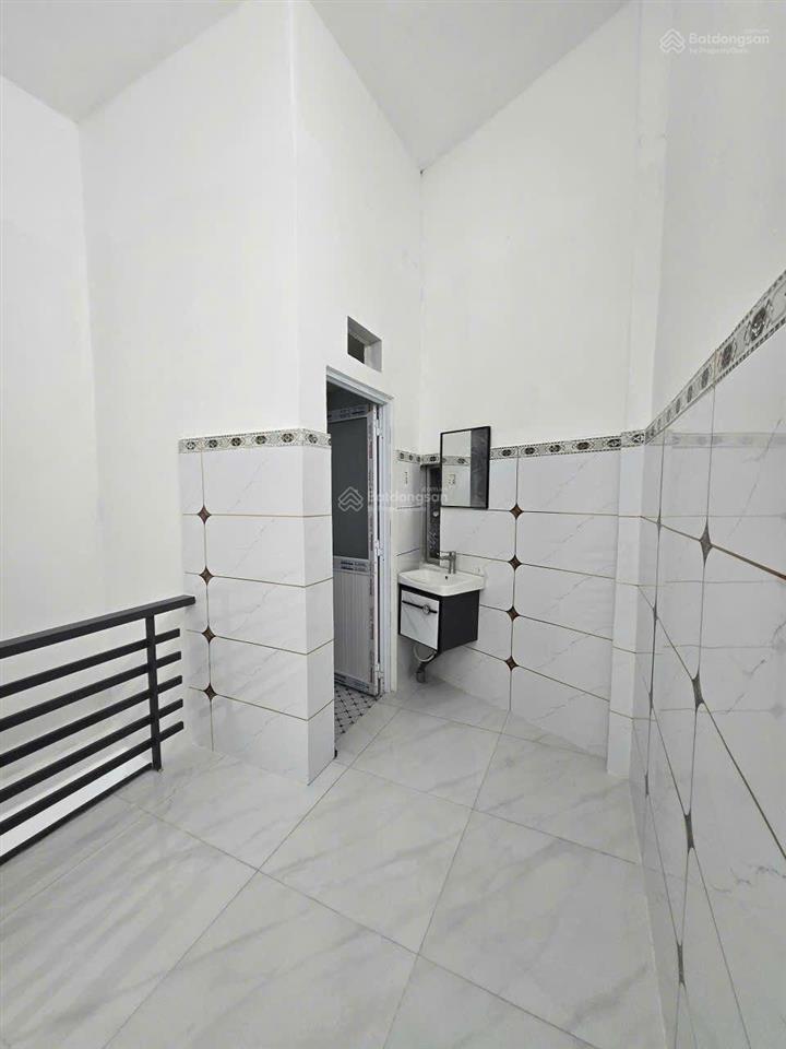 Cho thuê nhà mtkd đỗ nhuận 3,3x8m 2 tấm, nhà mới , đường 10m gần lê trọng tân, tân kỳ tân quý