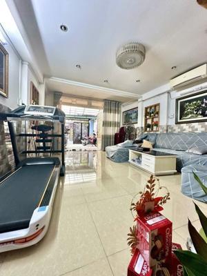 Nhà đẹp  gò vấp phường 3  chỉ 9 tỷ  hẻm thông thoáng  gần sân bay