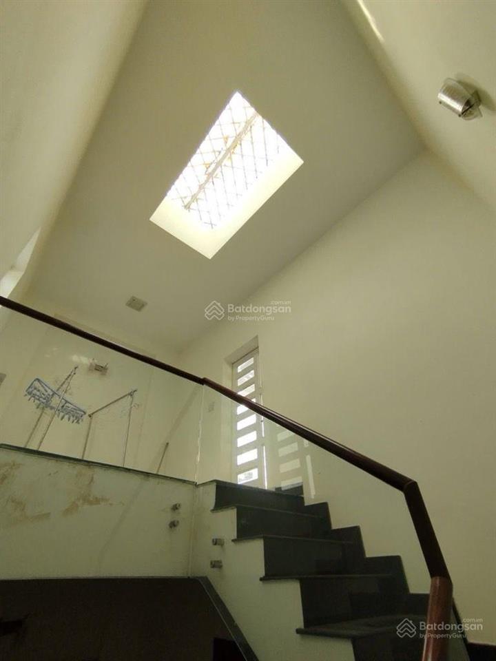 Gấp  nhỉnh 10 tỷ  lê đức thọ  115m2  hẻm kinh doanh 8m  tặng nhà 4 tầng, khu phân lô bàn cờ