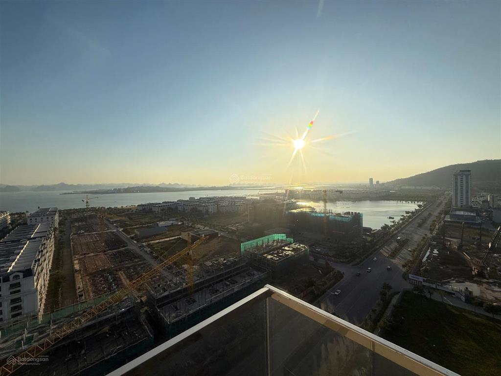 Bán căn góc 2pn icon40 82m2 full view sẵn nội thất cách biển 300m cạnh tttm và trường quốc tế chợ