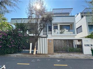 Gấp biệt thự đông tăng long nhà mới, sổ riêng, đường lớn  hh môi giới