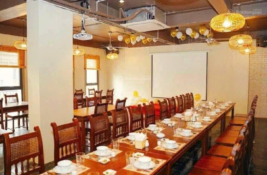 Bán liền kề lô góc văn phú, 145m nhà 5 tầng thang máy giá hơn 300tr/m. 0969 134 ***