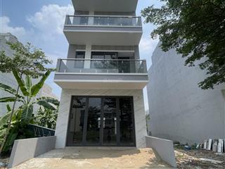 Bán nhà phố 9.3 tỷ 3 tầng+tum ở mizuki park