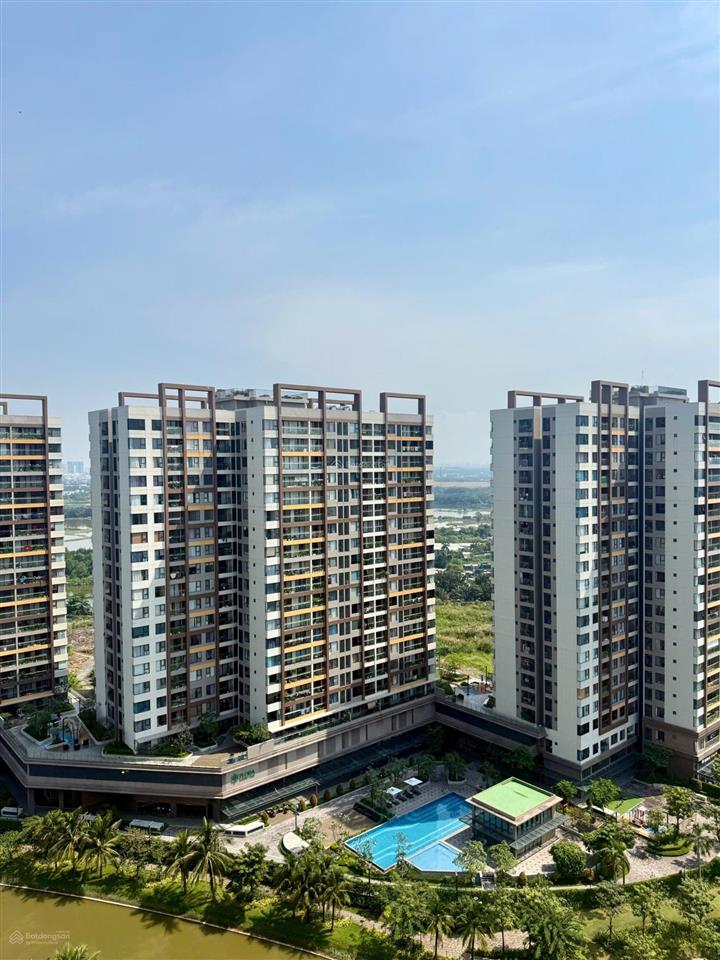 Bán 72m2, 2pn, 2wc giá 4.1 tỷ tầng trung toà mp2 mizuki park