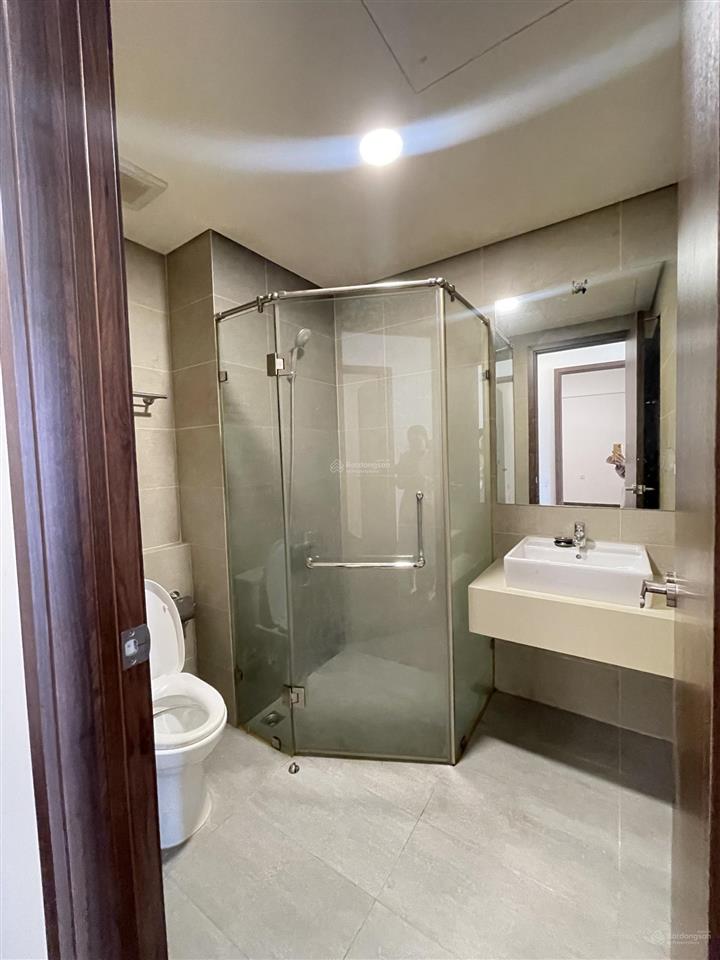 Cho thuê 2 pn, 2wc nhà trống giá 10tr/tháng toà mp678