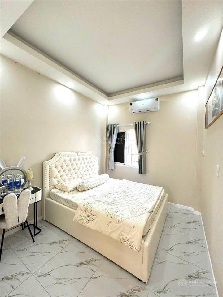 Bán nhà ngay phan đình phùng , 4 tầng , 4 pn . phú nhuận.