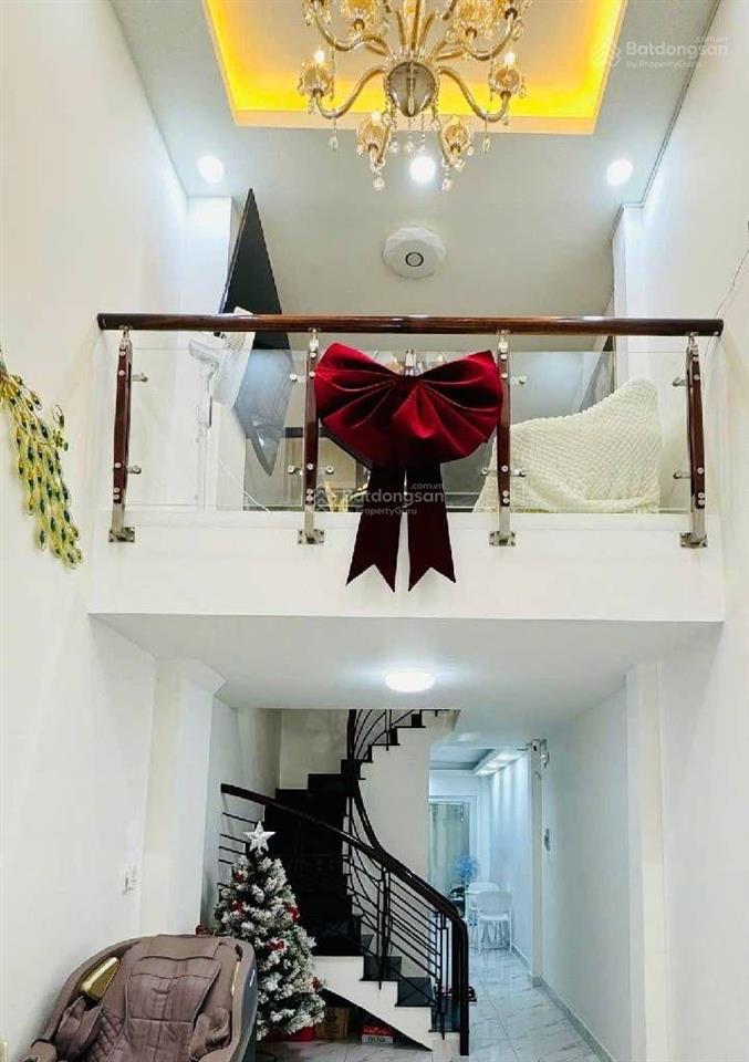 Bán nhà ngay phan đình phùng , 4 tầng , 4 pn . phú nhuận.