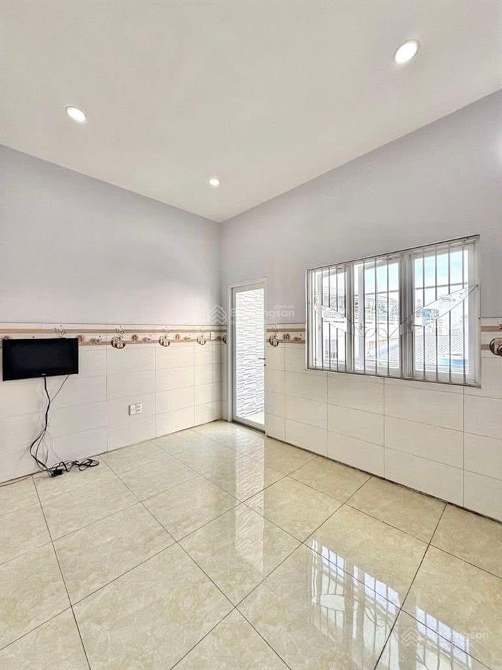 Bán nhà ngay chợ phạm văn hai , hàng xóm quận 3 . chính chủ