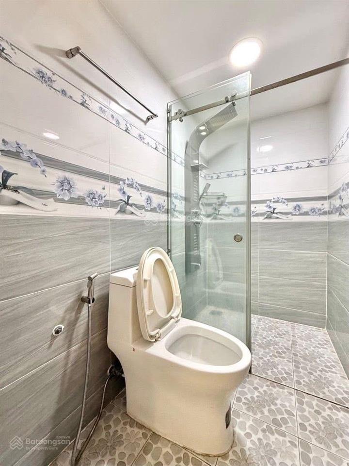 Bán nhà ngay chợ phạm văn hai , hàng xóm quận 3 . chính chủ