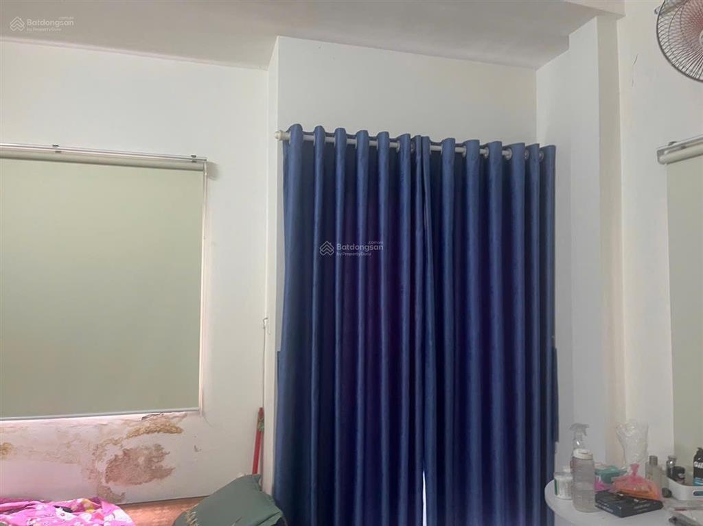Ngay lê văn sỹ giáp quận 3 , nhà 2 tầng 35m vuông vức , sát mặt tiền hẻm thông các ngả