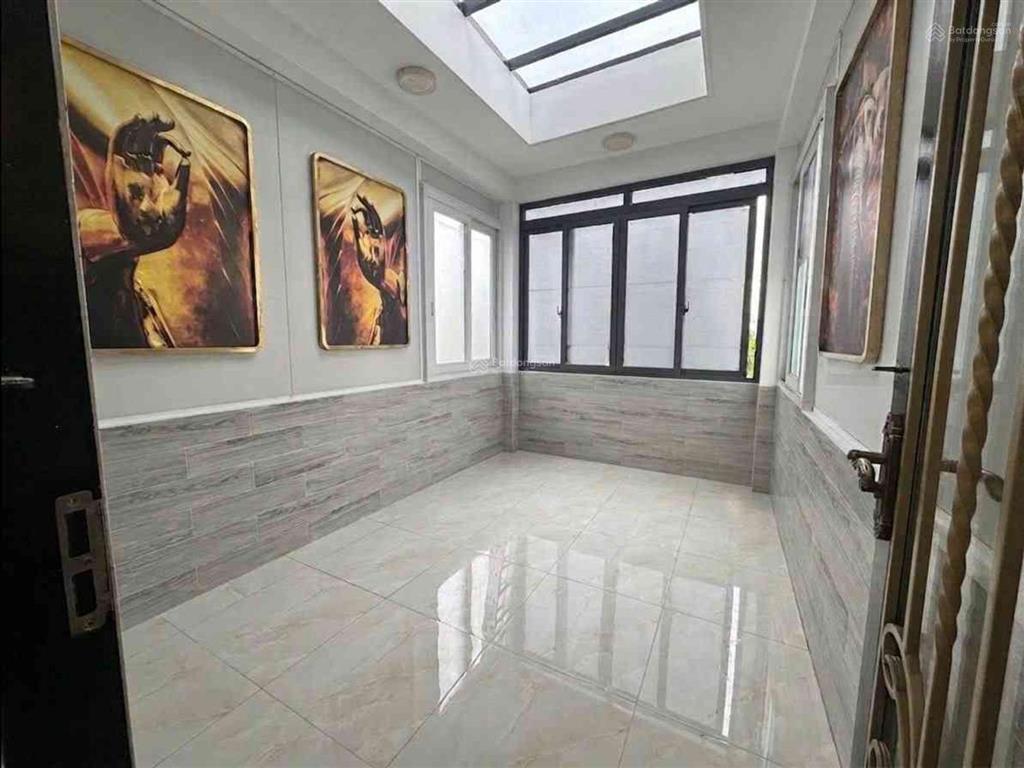 Ngay hoàng văn thụ sát mặt tiền đường, hẻm ô tô thông, 5 tầng, 5pn, 6wc, hoàn công đủ