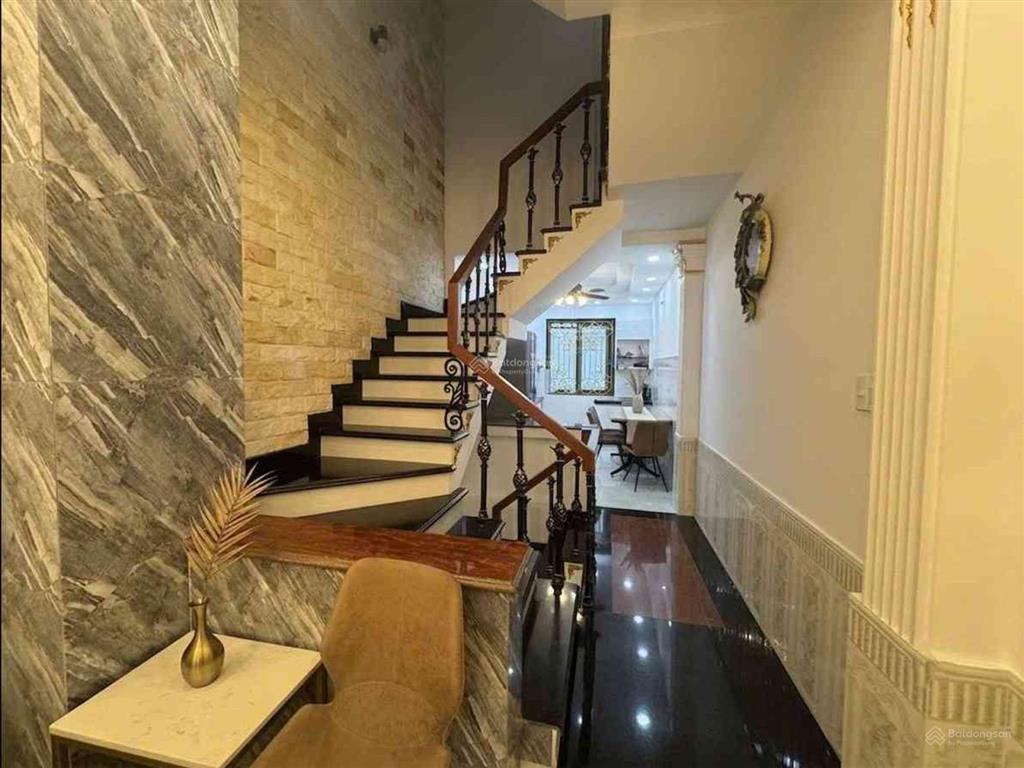 Ngay hoàng văn thụ sát mặt tiền đường, hẻm ô tô thông, 5 tầng, 5pn, 6wc, hoàn công đủ