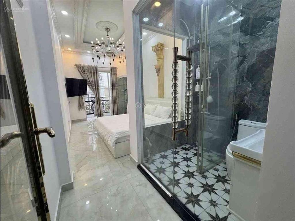 Ngay hoàng văn thụ sát mặt tiền đường, hẻm ô tô thông, 5 tầng, 5pn, 6wc, hoàn công đủ