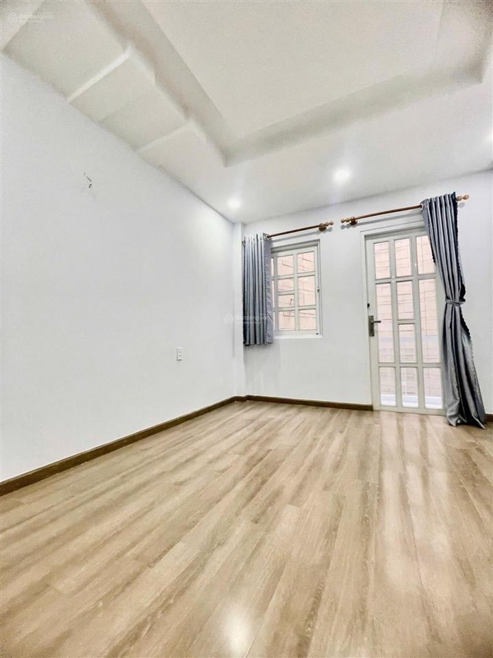 Nguyễn trọng tuyển hàng xóm quận 1, 70m, 5 tầng, 6pn, 7wc ô tô đậu cửa.