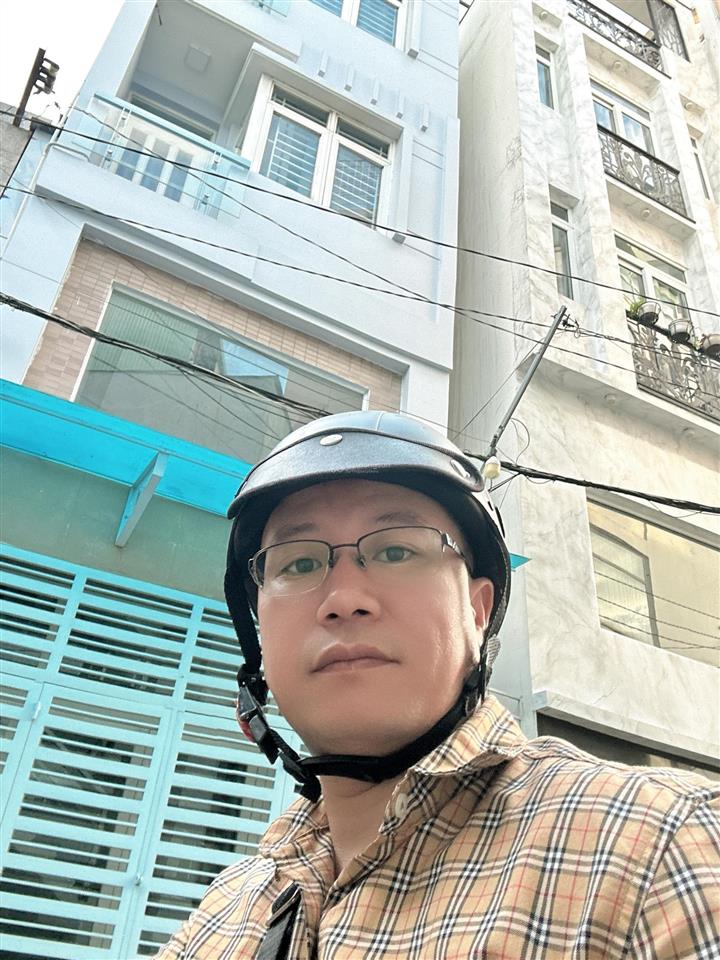 Nguyễn trọng tuyển hàng xóm quận 1, 70m, 5 tầng, 6pn, 7wc ô tô đậu cửa.