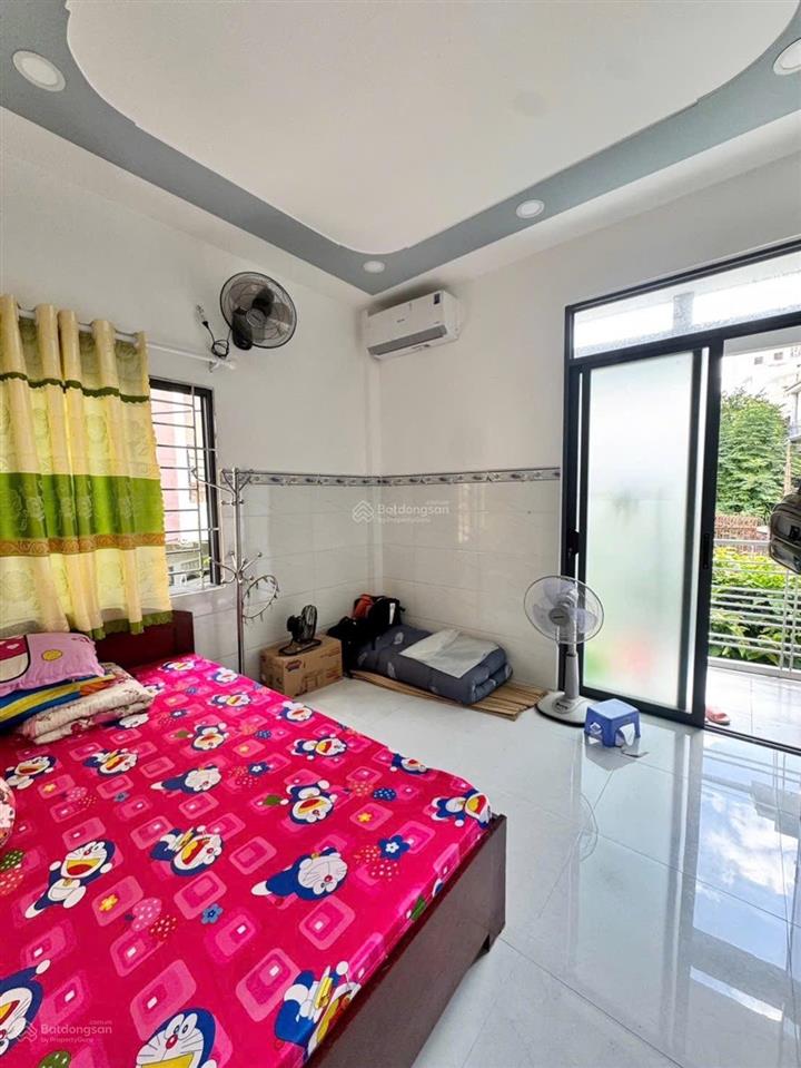 Ngay huỳnh văn bánh, giáp quận 3, ô tô đỗ cửa, hiếm nhất khu vực.