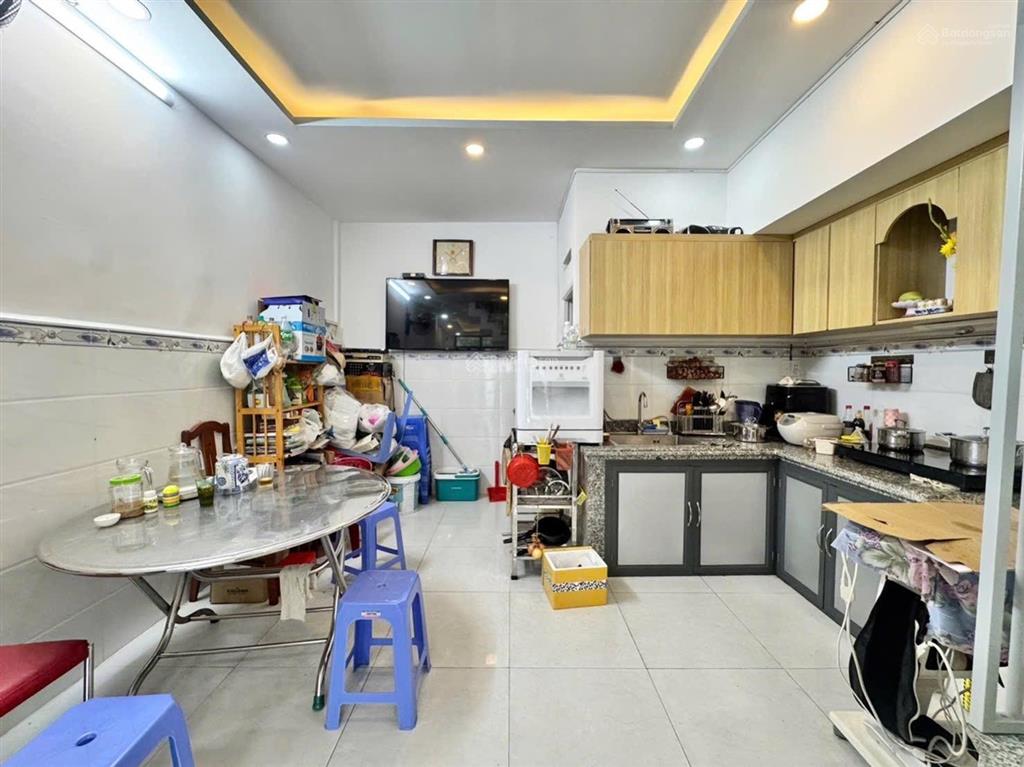 Ngay huỳnh văn bánh, giáp quận 3, ô tô đỗ cửa, hiếm nhất khu vực.