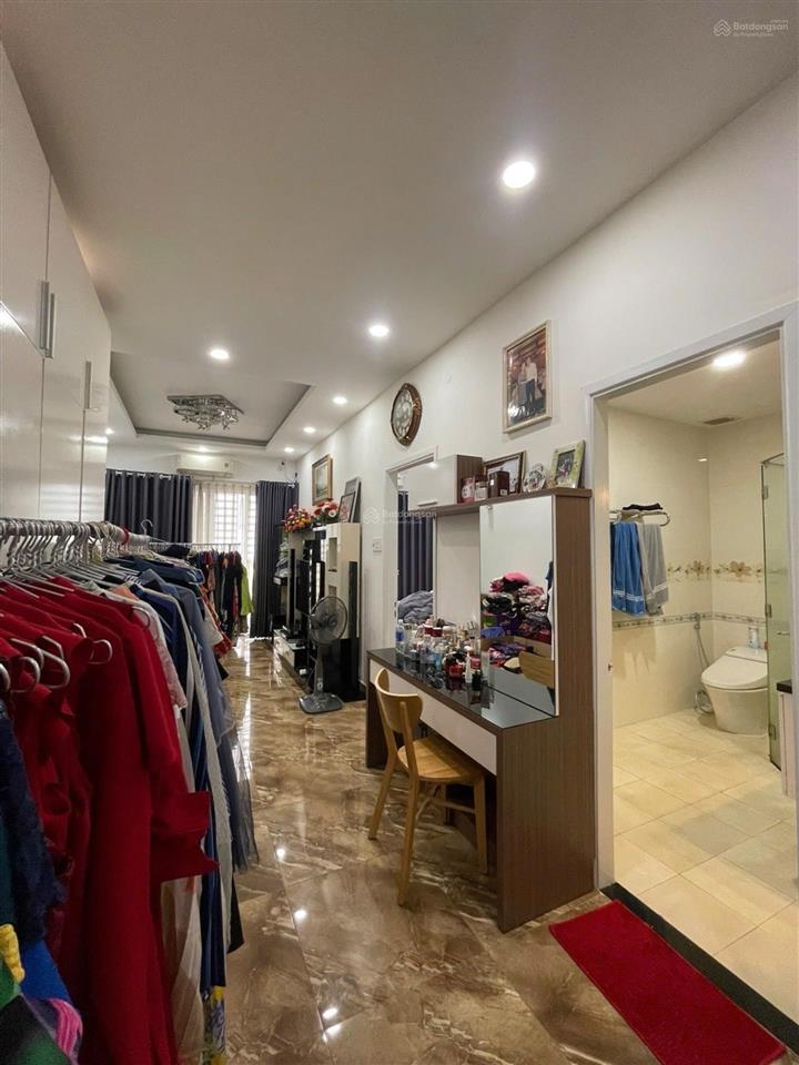 Mặt tiền khu bàu cát  75m2 (6,5*12m)  5pn  6wc full nội thất xịn  thang máy + ban công thoáng.