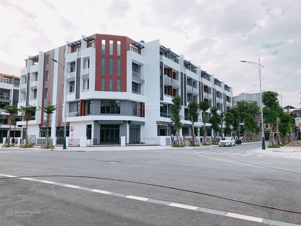 195 triệu/m2 đất có liền kề 95m², 500m² sàn, mặt phố đức giang, full đồ 3 tỷ.  0968 096 ***