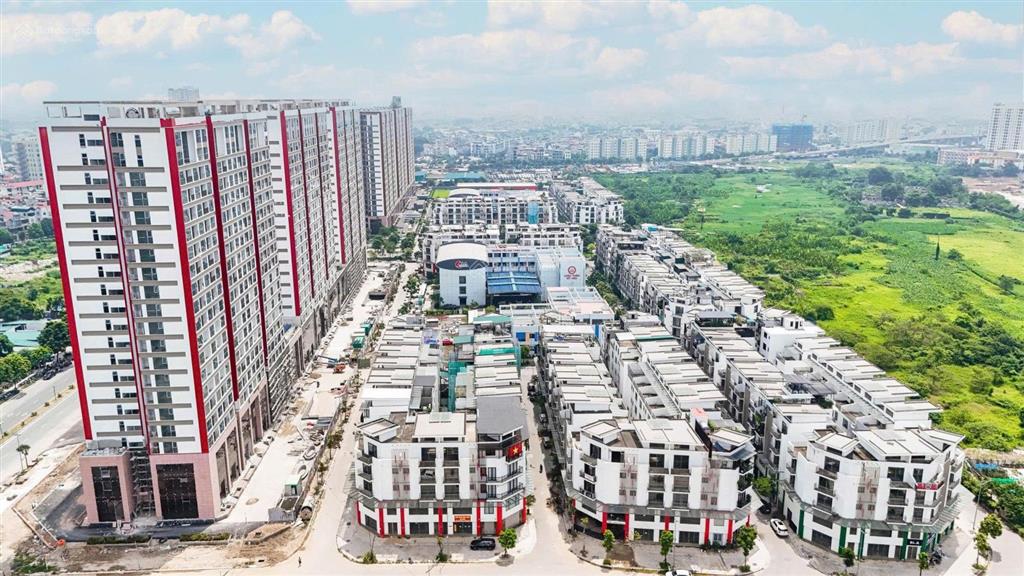 230 triệu/m2 đất có liền kề 100m2, 450m2 sử dụng tại khai sơn town. chủ thiện chí bán 0945 892 ***