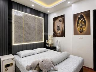 Hiế.m  22m  4,7 tỷ  kinh doanh  3 gác đỗ cửa  nhà đẹp ở luôn