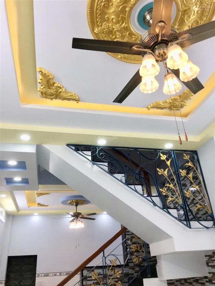 Nhà 4 tầng, 54m2, ngang 4m. trung tâm quận tân phú, ô tô vào nhà, hơn 8 tỷ.