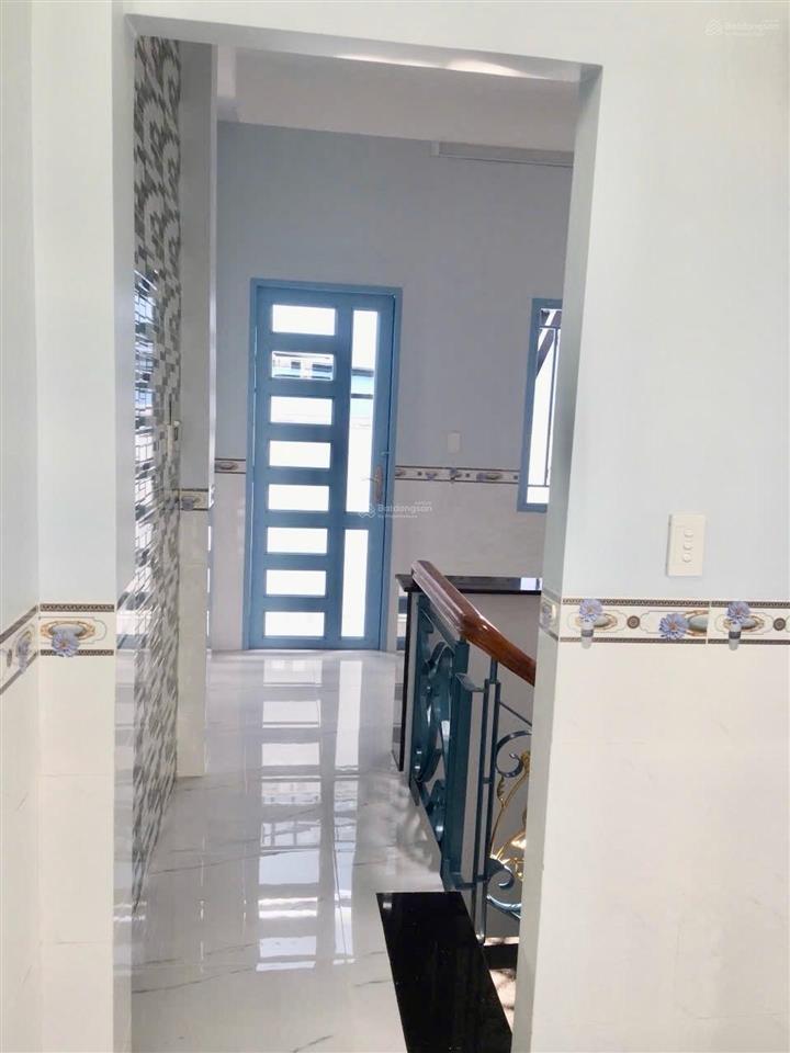 Nhà 4 tầng, 54m2, ngang 4m. trung tâm quận tân phú, ô tô vào nhà, hơn 8 tỷ.