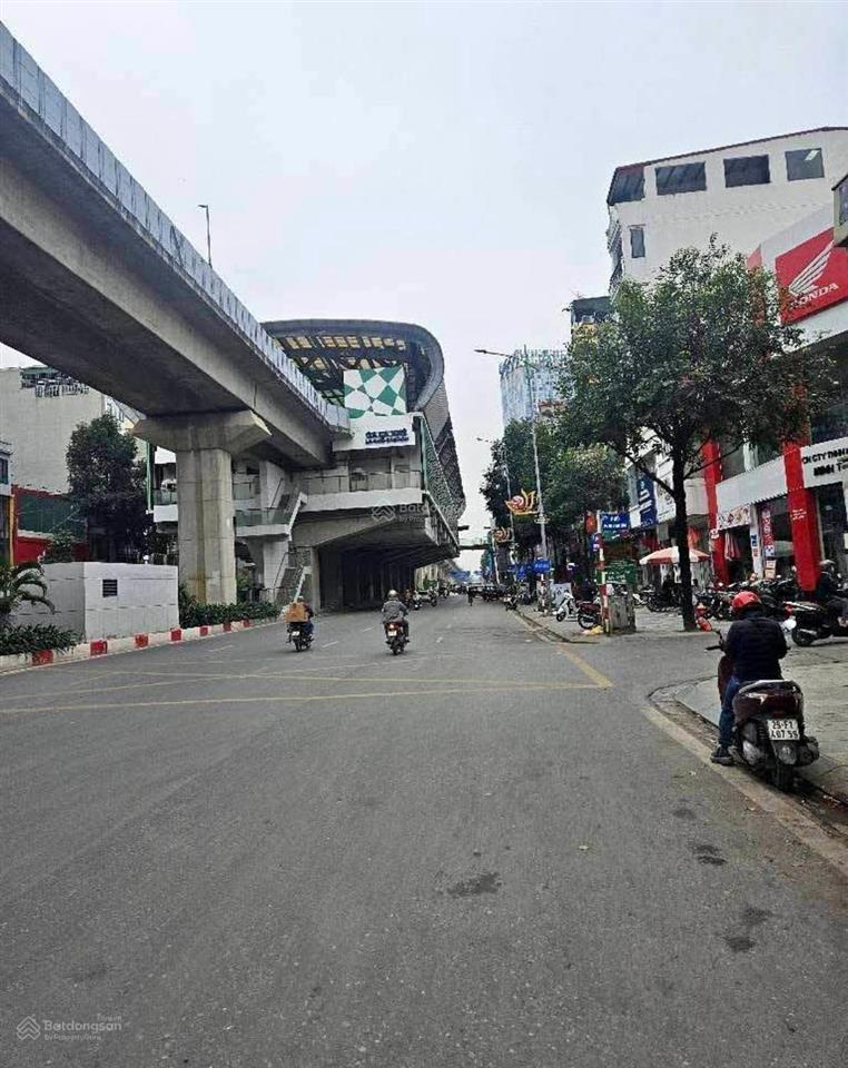 Mặt phố quang trung, hà đông, dt 56m² x 4 tầng, giá 10.5tỷ kinh doanh sầm uất. không lỗi phong thủy