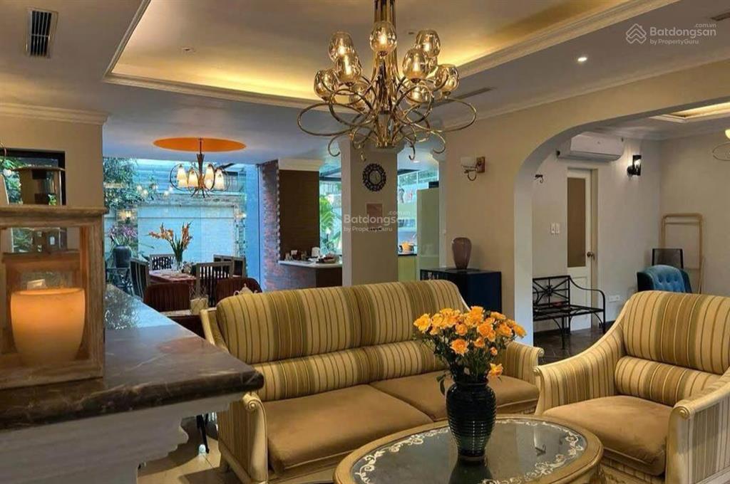 Biệt thự việt kiều châu âu hà đông công viên  lô góc  kinh doanh. dt223m2 x 4 tầng. giá 35 tỷ.
