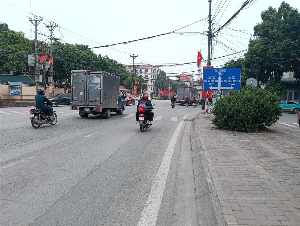 80m2 trung tâm thị trấn sóc sơn mặt đường ql3 kinh doanh sầm uất