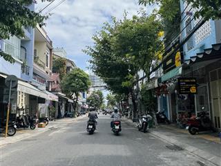 Góc 2 mặt tiền phạm cự lượng ngang 7,7m nở hậu 11m phù hợp xây khách sạn, căn hộ