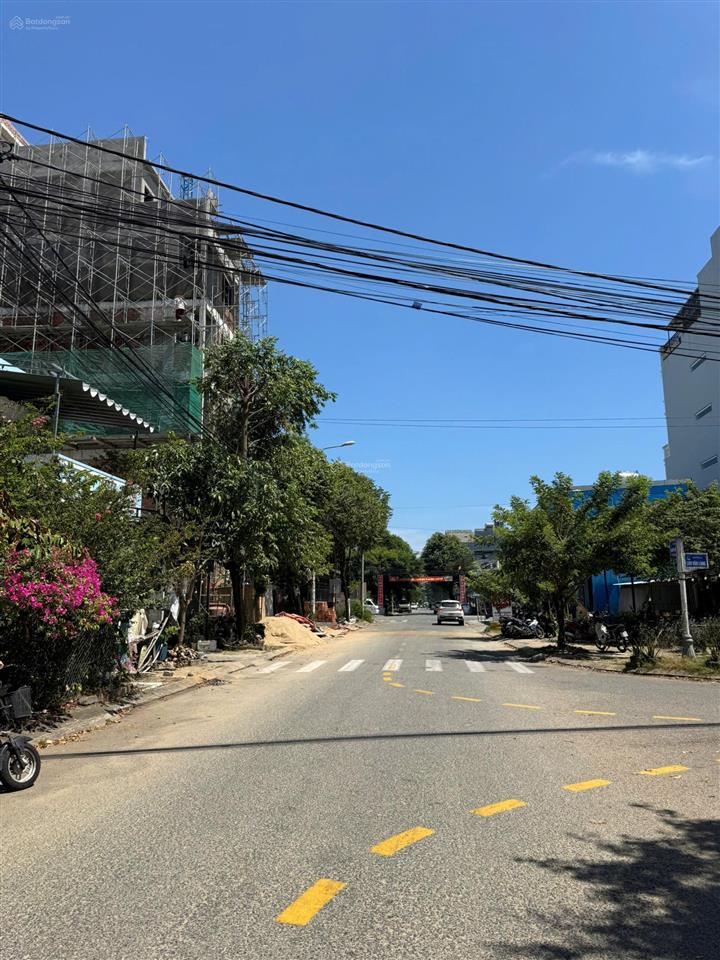 Nhà đẹp nguyễn xiển, hướng đông, view biển  giá chỉ nhỉnh 9 tỷ