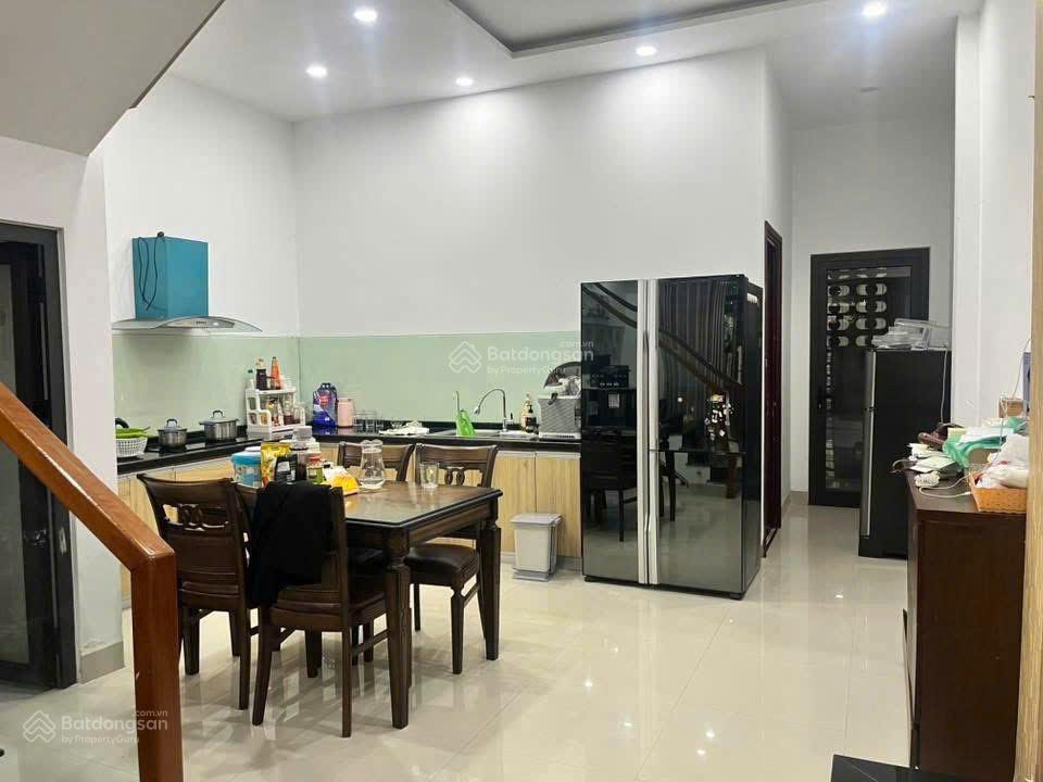 Nhà đẹp nguyễn xiển, hướng đông, view biển  giá chỉ nhỉnh 9 tỷ