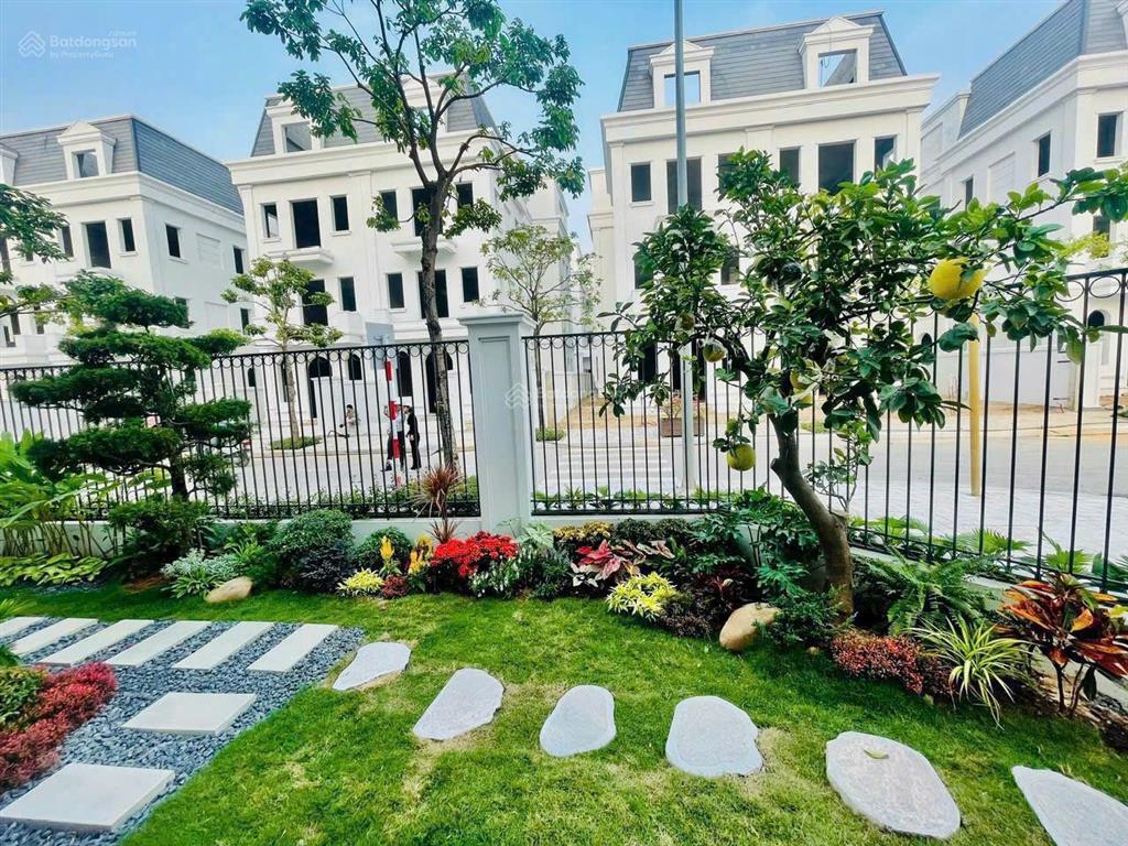 Chính chủ bán nhanh bt 170m2. mt 8,5m, hướng đn, giá 27 tỷ, tặng gói sân vườn, sẵn sổ đỏ