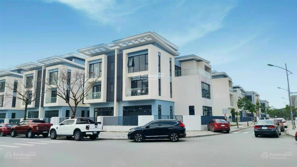 Chính chủ căn bt 198m2. hướng đông nam, mt 9m, gần vườn hoa, giá 3x tỷ