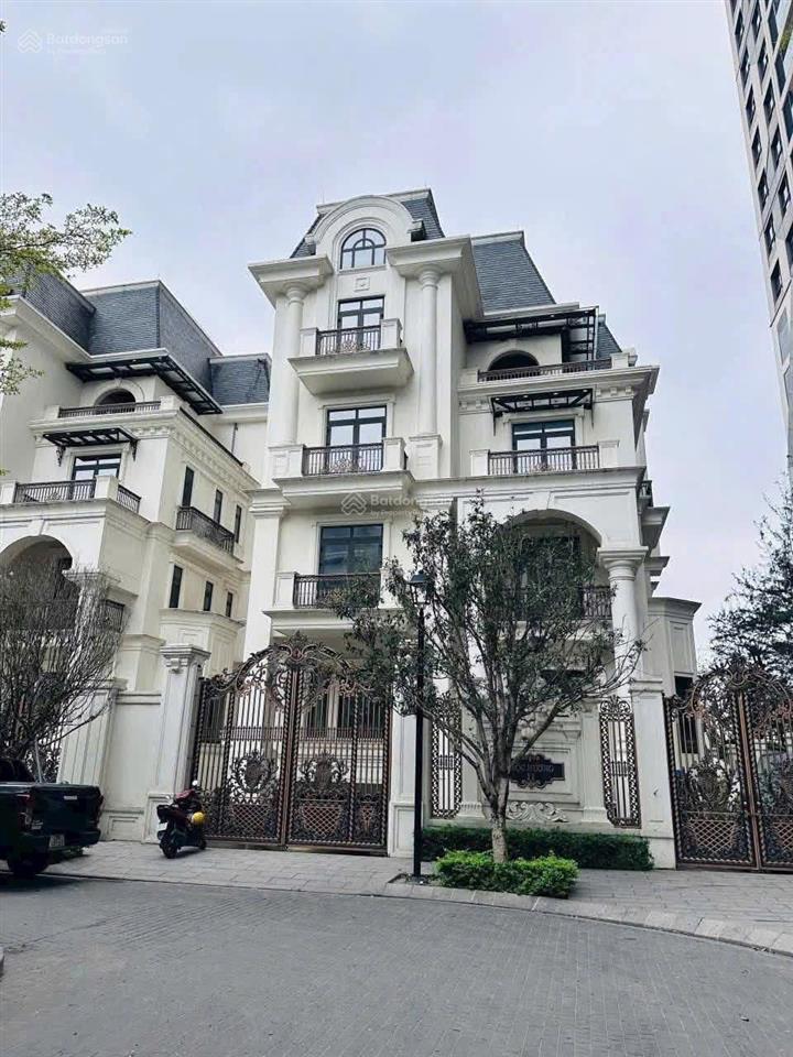 Biệt thự 1 hầm 5 tầng the zei  ở + văn phòng + showroom đều đẳng cấp