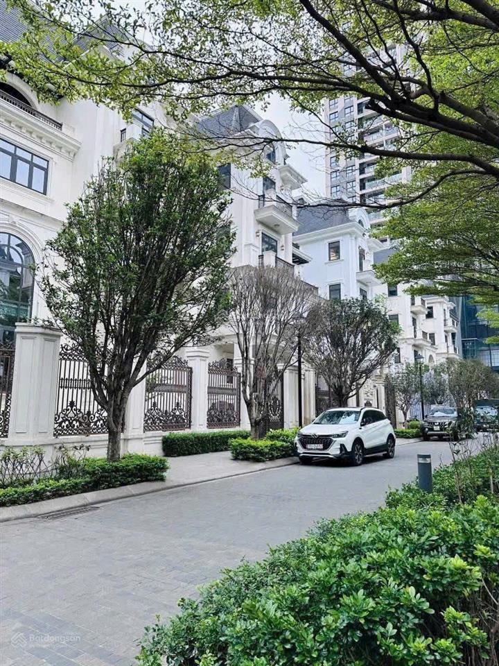 Biệt thự 1 hầm 5 tầng the zei  ở + văn phòng + showroom đều đẳng cấp