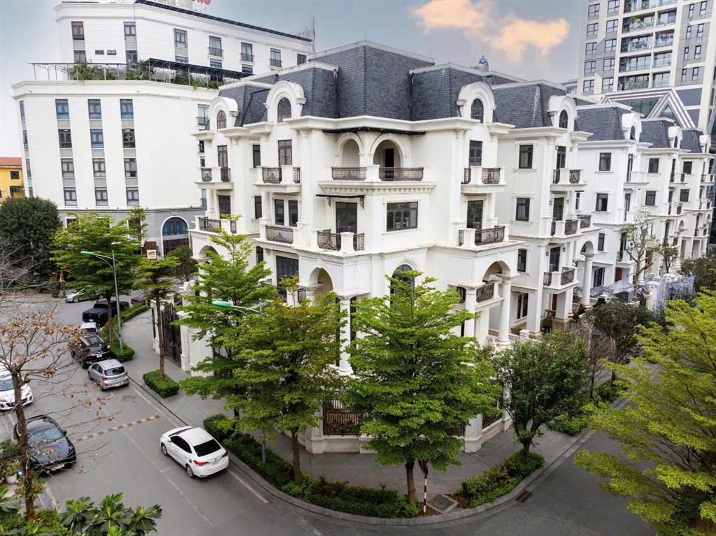 Biệt thự 1 hầm 5 tầng the zei  ở + văn phòng + showroom đều đẳng cấp