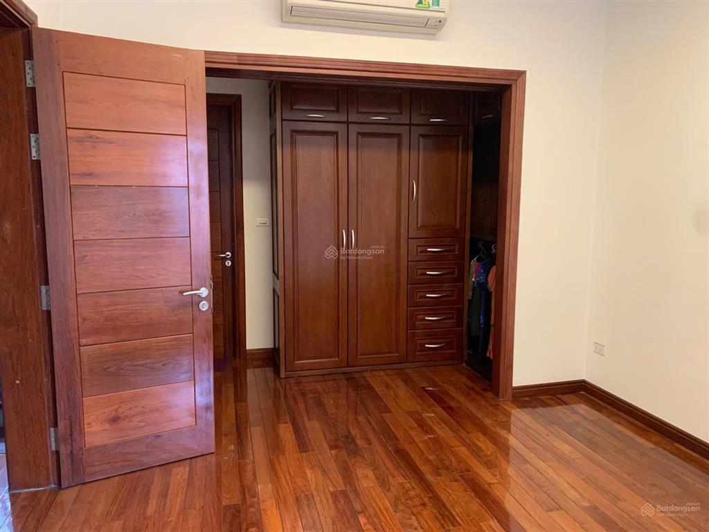 Cần bán biệt thự vip khu vườn đào vip mặt tiền 15m, cạnh khu an ninh bậc nhất hà nội dt 231m2