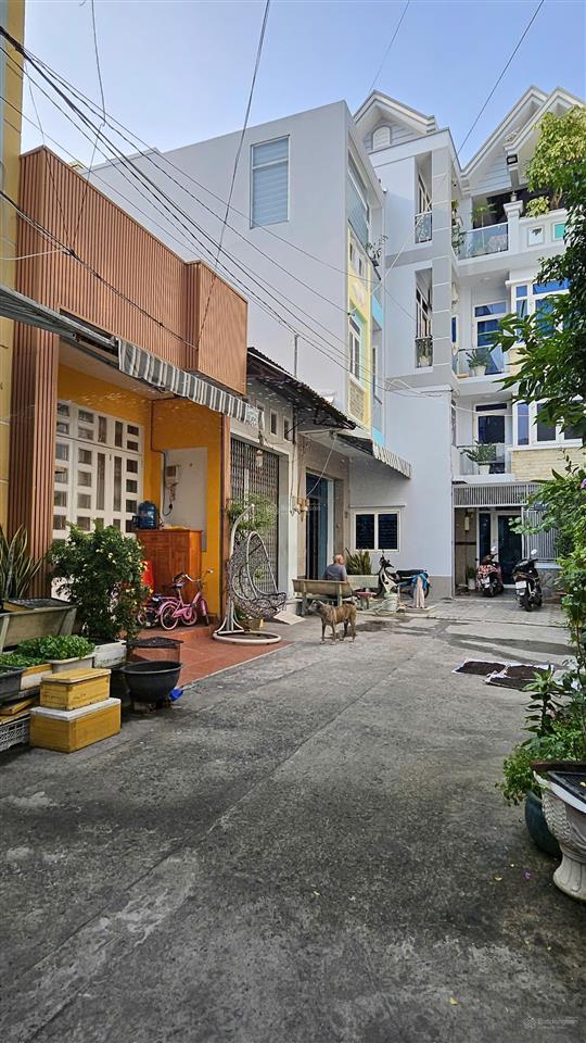 Bán nhà phường tân sơn nhì 70m2 hẻm xe hơi khu dân cư an ninh chỉ 5.95 tỷ