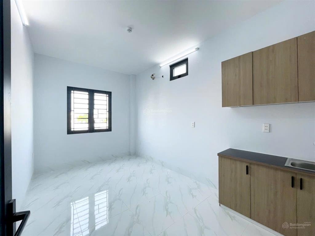 Phòng mới xây, cực kỳ thoáng, giá 3.5tr/th tại đường vườn lài, apđ.q12