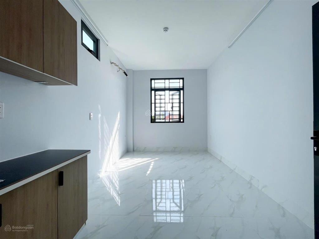 Phòng mới xây, cực kỳ thoáng, giá 3.5tr/th tại đường vườn lài, apđ.q12