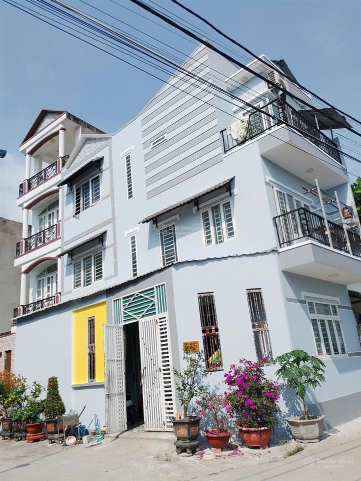 Bán căn nhà góc 2mt 6.85x10.75=70m2. 3tầng. 4pn. đường 7m. có giá đầu tư 5.5 tỷ còn tl