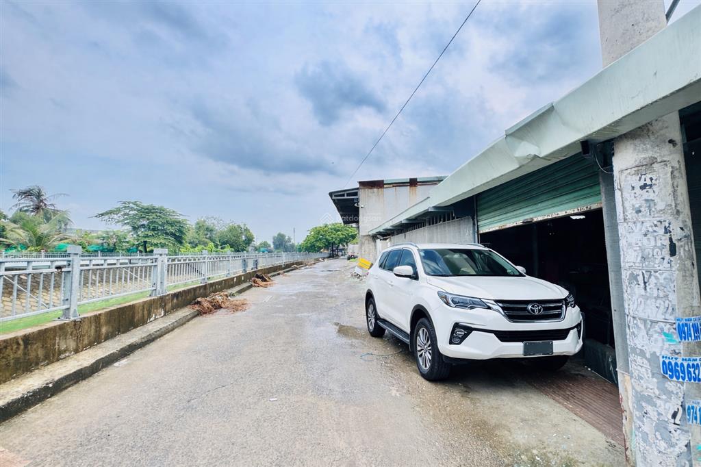 Bán đất 1 sec sông vàm thuật, mt bờ kênh, 5x21m, đường rộng 8m, sổ riêng, giá bán 5 tỷ