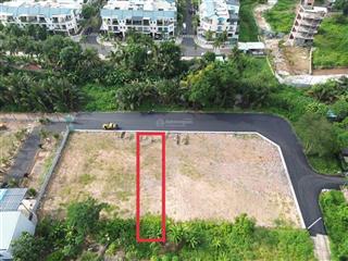 Bán đất view sông nhỏ. đường mới rải nhựa rộng 15 mét. dt 4.5x31m. giá 6.8 tỷ tl