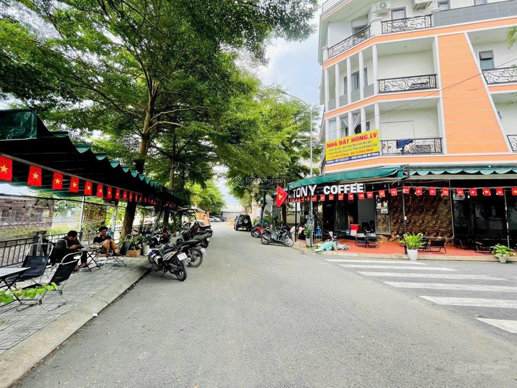 Bán gấp toà nhà góc 2mt đường lớn, đang cho thuê 40tr/th