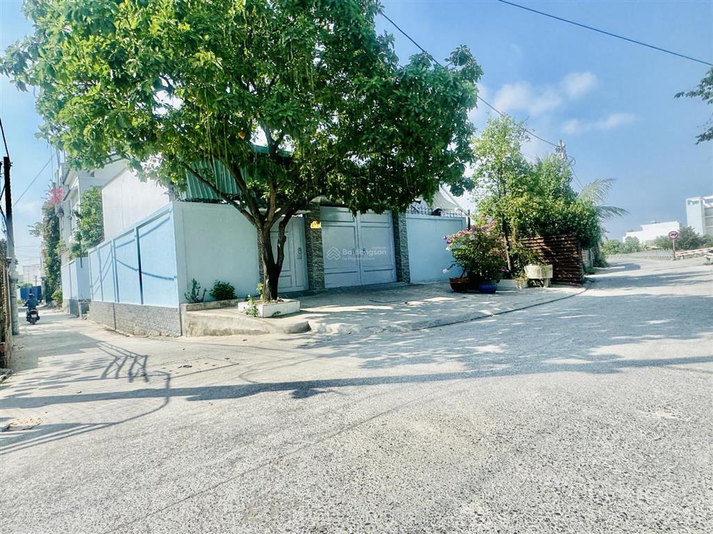 Căn nhà vườn góc 2mt ngang 11.5x32=350m2, tại hẻm 92 vườn lài, apđ, q12, cần bán 12 tỷ