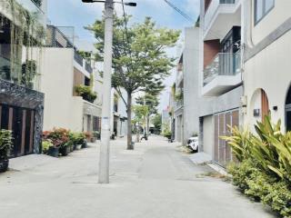 Lô đất rất đẹp 8.4x12.4=104m2 full thổ. xây được cao tầng tại hẻm 140 vườn lài. apđ.q12. giá tốt