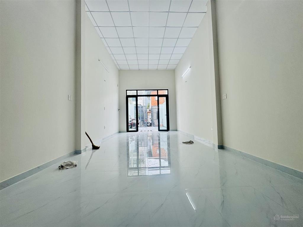 Cho thuê nguyên căn nhà mới. rất rộng, có sân bỏ xe hơi, hơn 120m² sàn. tại vườn lài. apđ.q12